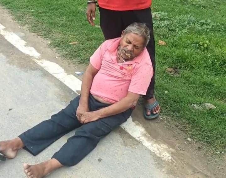Drunk school bus driver hits elderly man victim in critical condition angry locals apprehend driver in Korba