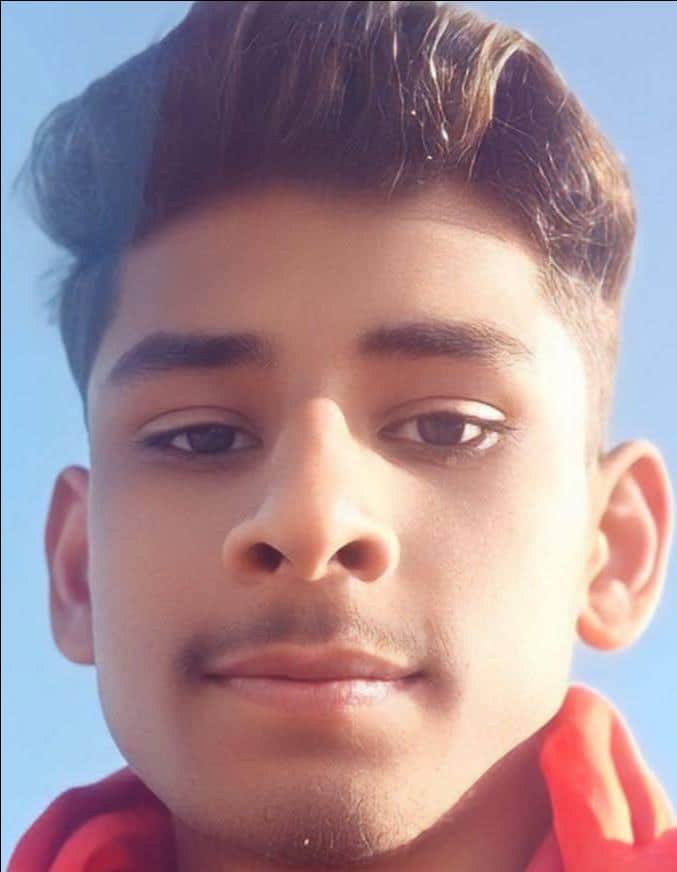 रॉबर्ट्सगंज कोतवाली क्षेत्र के नरखोरिया गांव के मृतक- शिवम तिवारी(फाइल फोटो) स्रोत परिजन