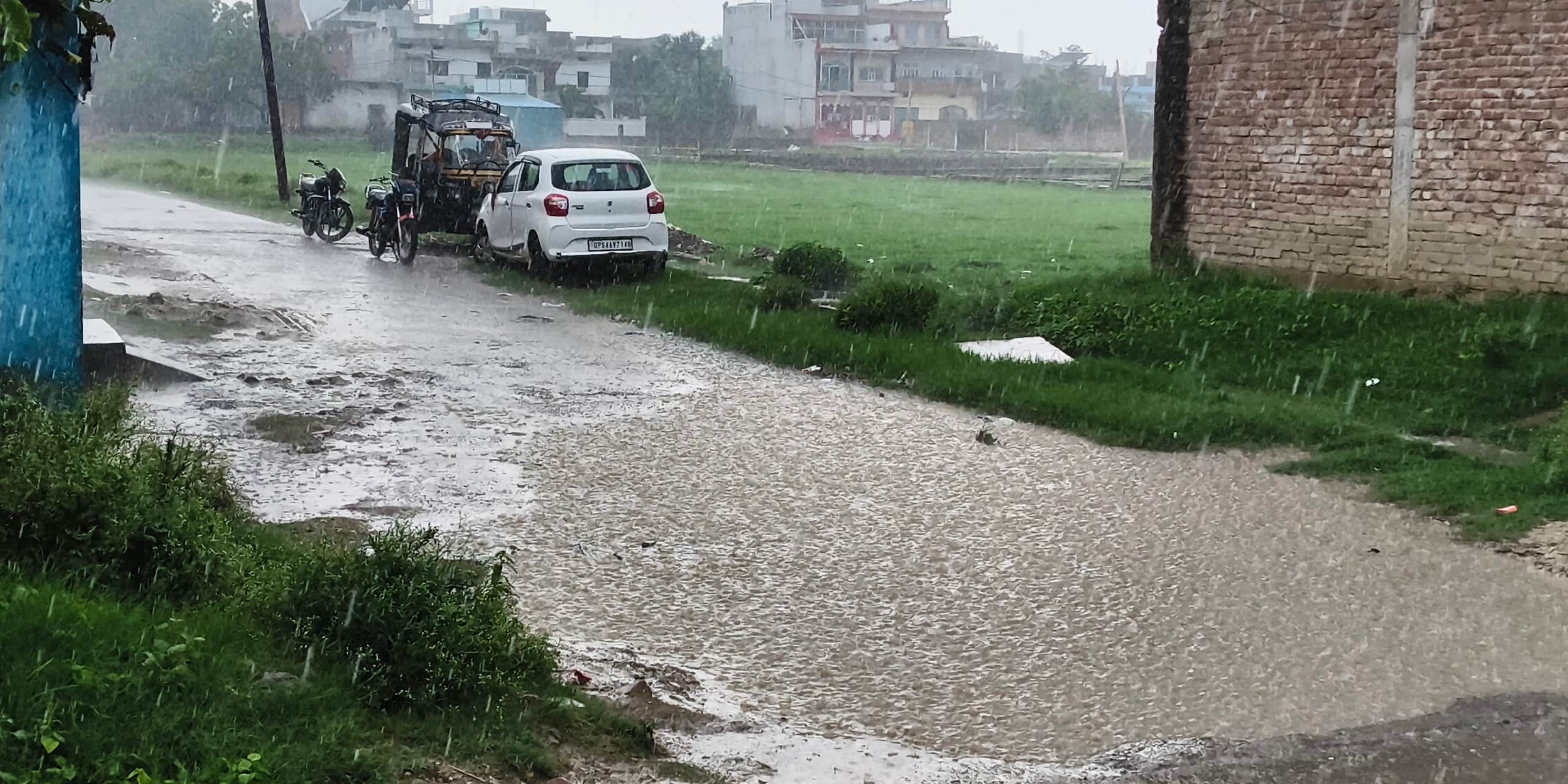 रॉबर्ट्सगंज में बारिश का नजारा। संवाद