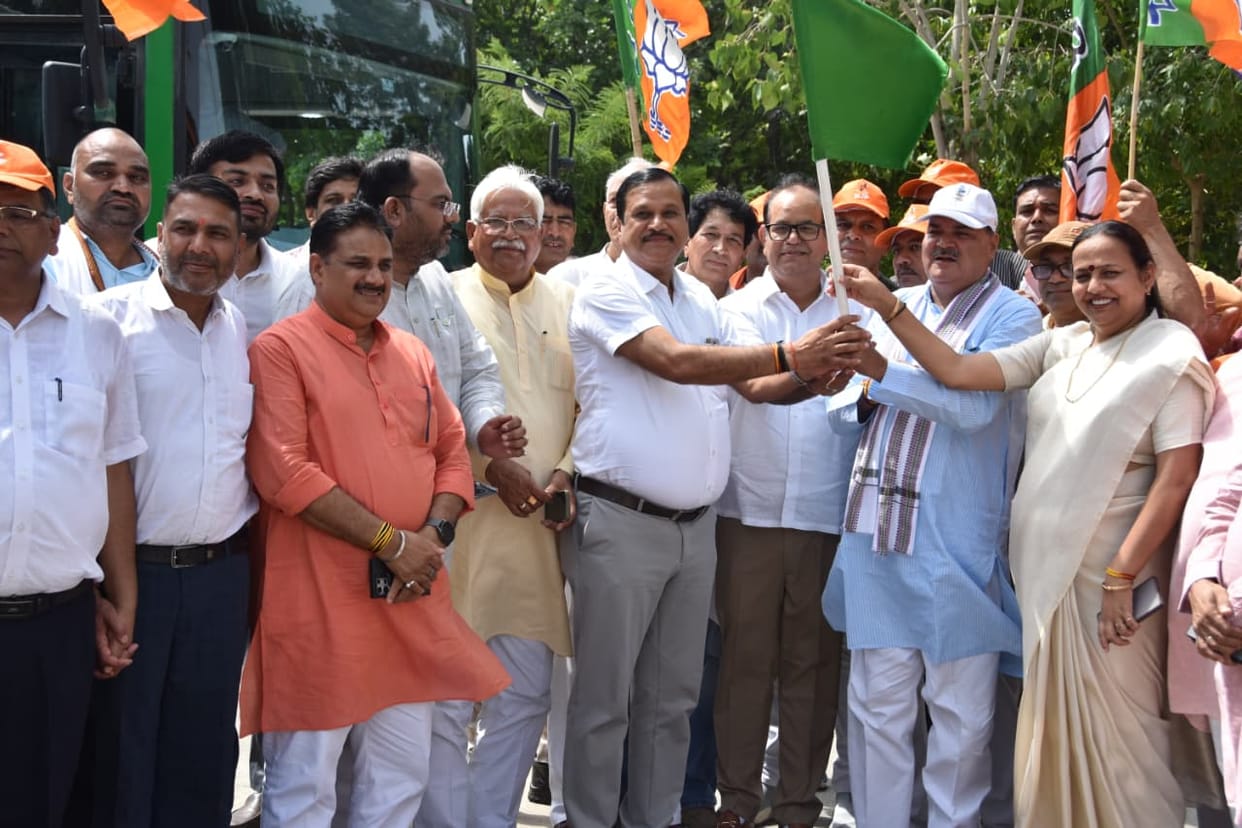 E-rally launched with the message of green energy; live broadcast of the PM's event.