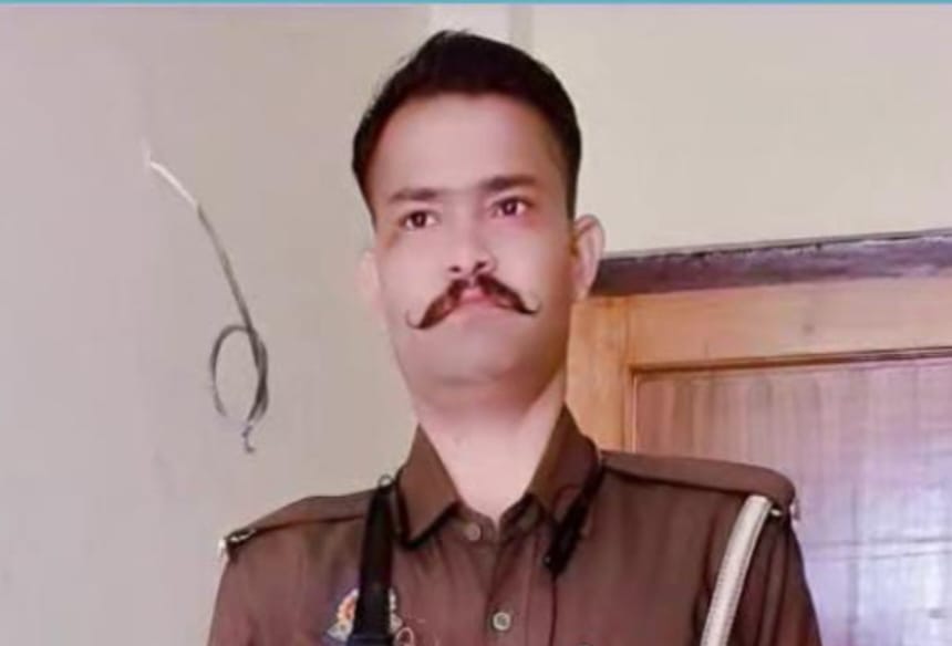 The body of a constable deployed to protect a witness in the Tikunia incident was found on the tracks