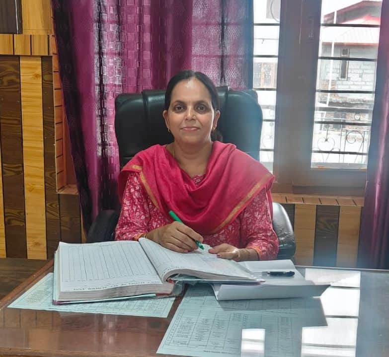 Shalu Gupta assumes charge as Principal at PM SHRI Anni.