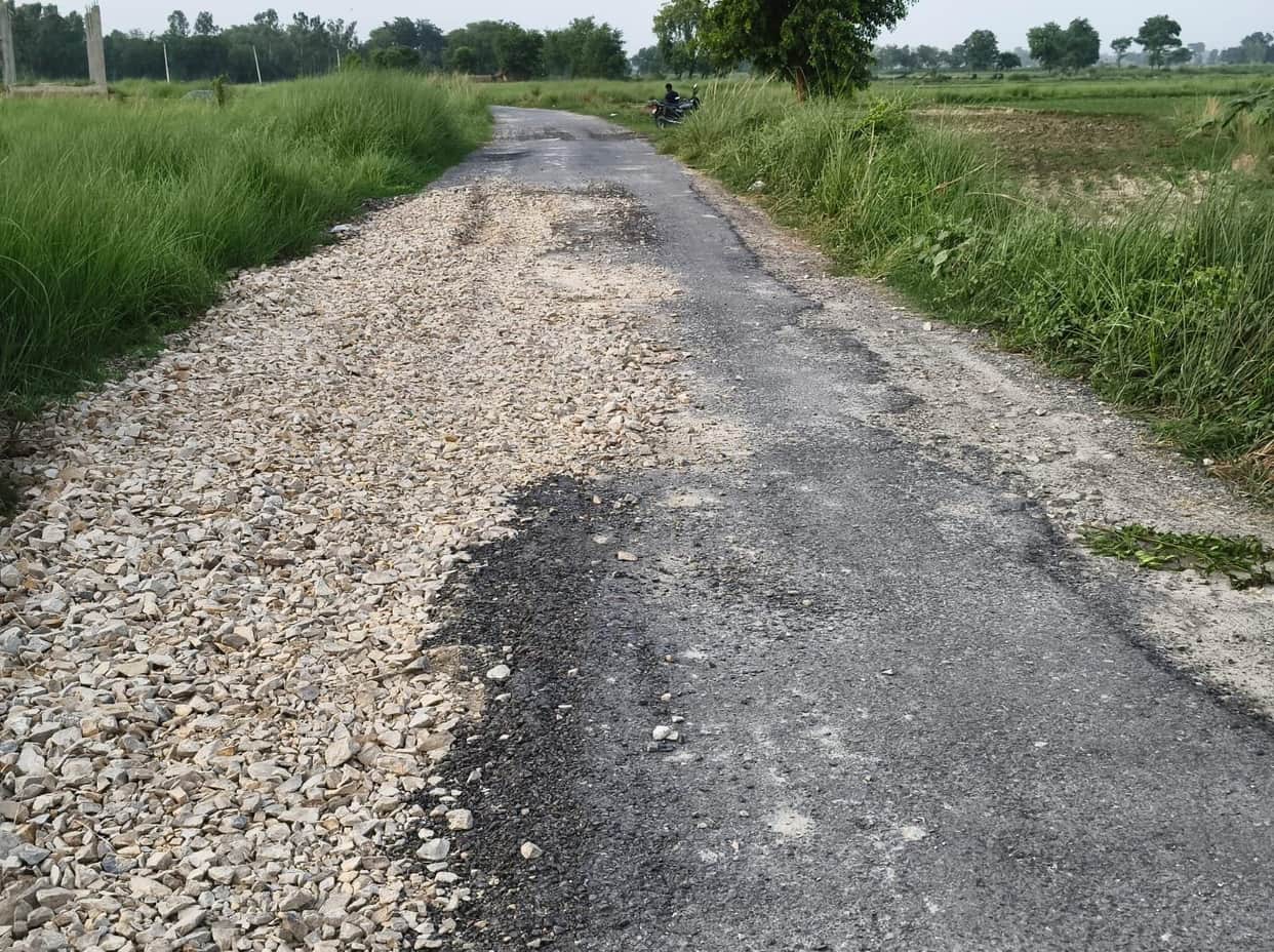 Repair of Kamarpur link road connecting Samodhpur to Sarpatahan started.