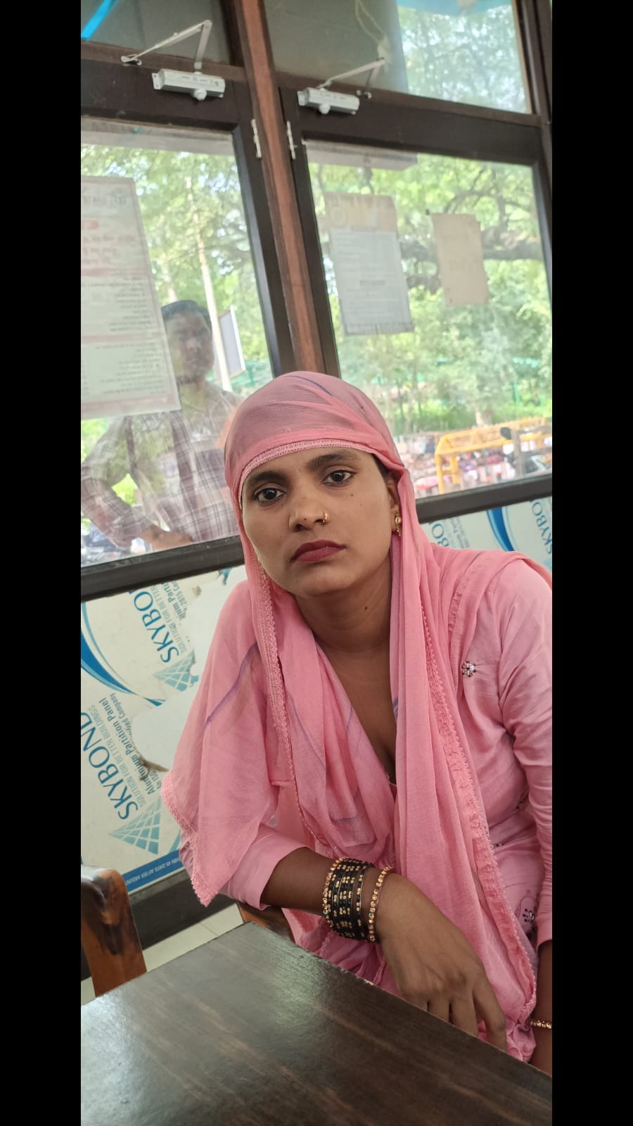 Heat and humidity at the Taj Mahal have caused three tourists to fall ill.Heat and humidity at the Taj Mahal have caused three tourists to fall ill.