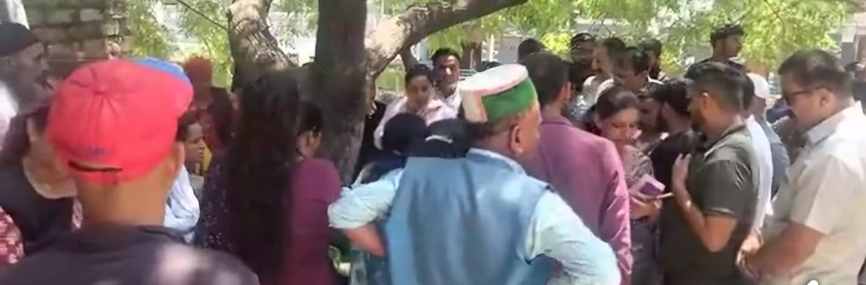 Two-day struggle for a single gas cylinder; consumers in Nerwa in distress.