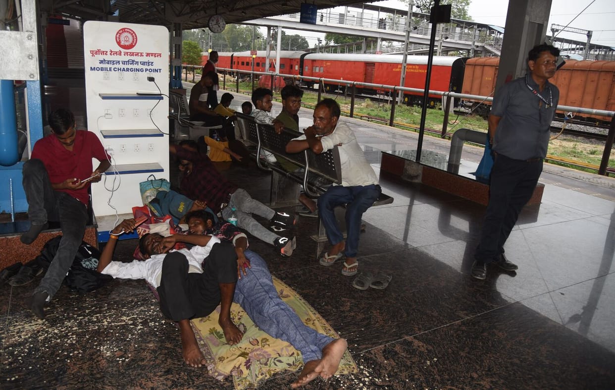 PM inaugurates passenger amenities at Aishbagh station.