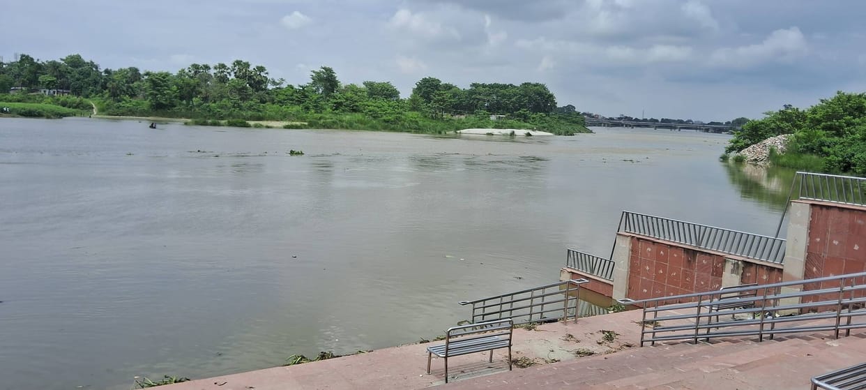 muzaffarpur budhi gandak river water level flood threat bagmati river bihar news