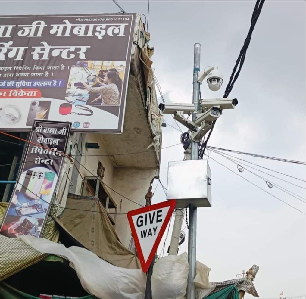 10 CCTV cameras missing; 50 cameras non-functional due to network issues and expired recharges.