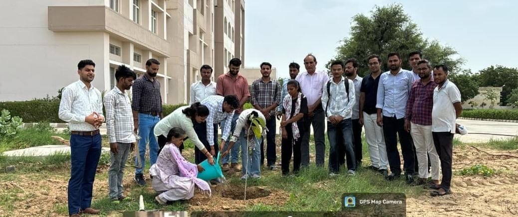 Sent a message of environmental conservation by planting 60 saplings.