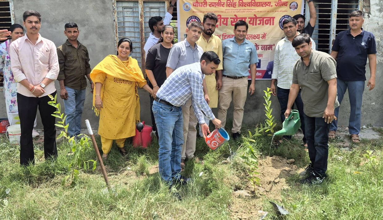 Plants planted in Govindpura school, message of environmental protection given