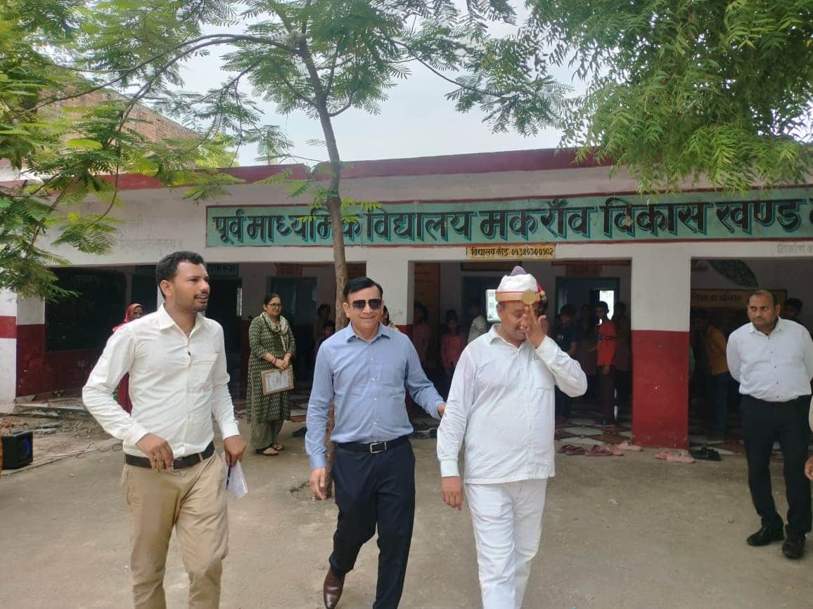 Divisional Commissioner finds filth outside hospital; school toilet also in a dilapidated state.