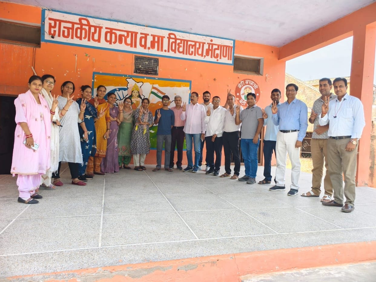 Siddharth felicitated for outstanding performance in NEET.