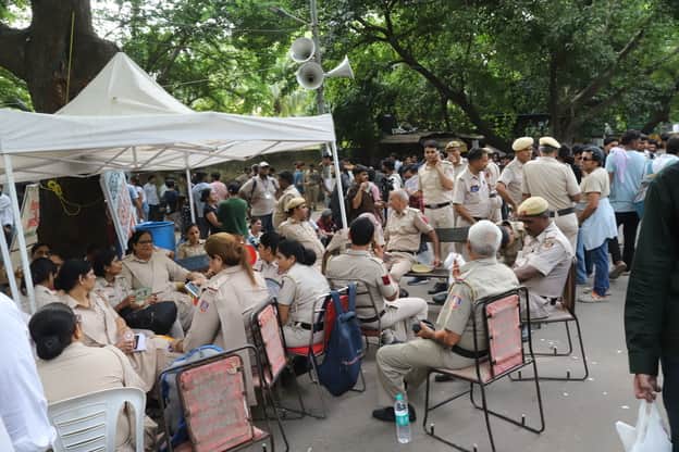 Now, Deepak has taken charge of the hunger strike.