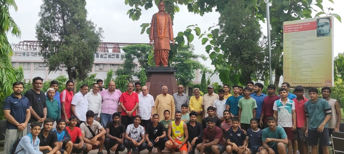 Meerut News: स्वतंत्रता सेनानी कैलाश प्रकाश को किया नमन
