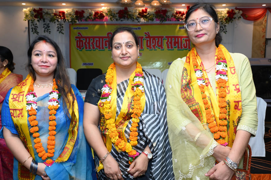 Rashmi becomes unopposed President of the Kesarwani Mahila Vaishya Sabha