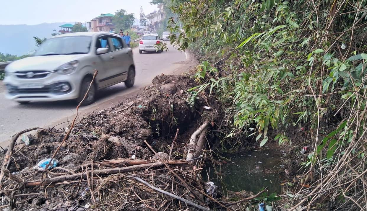 Waterlogging in Jogindernagar due to blocked culvert; residents face increased difficulties.