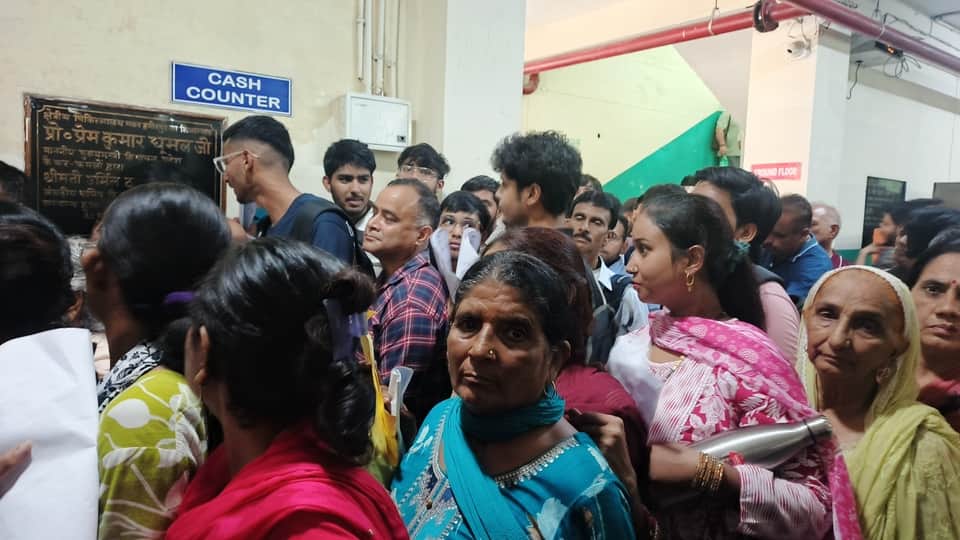 Internet service at the medical college was disrupted for two hours, causing disruption to the OPD system and causing distress to patients.