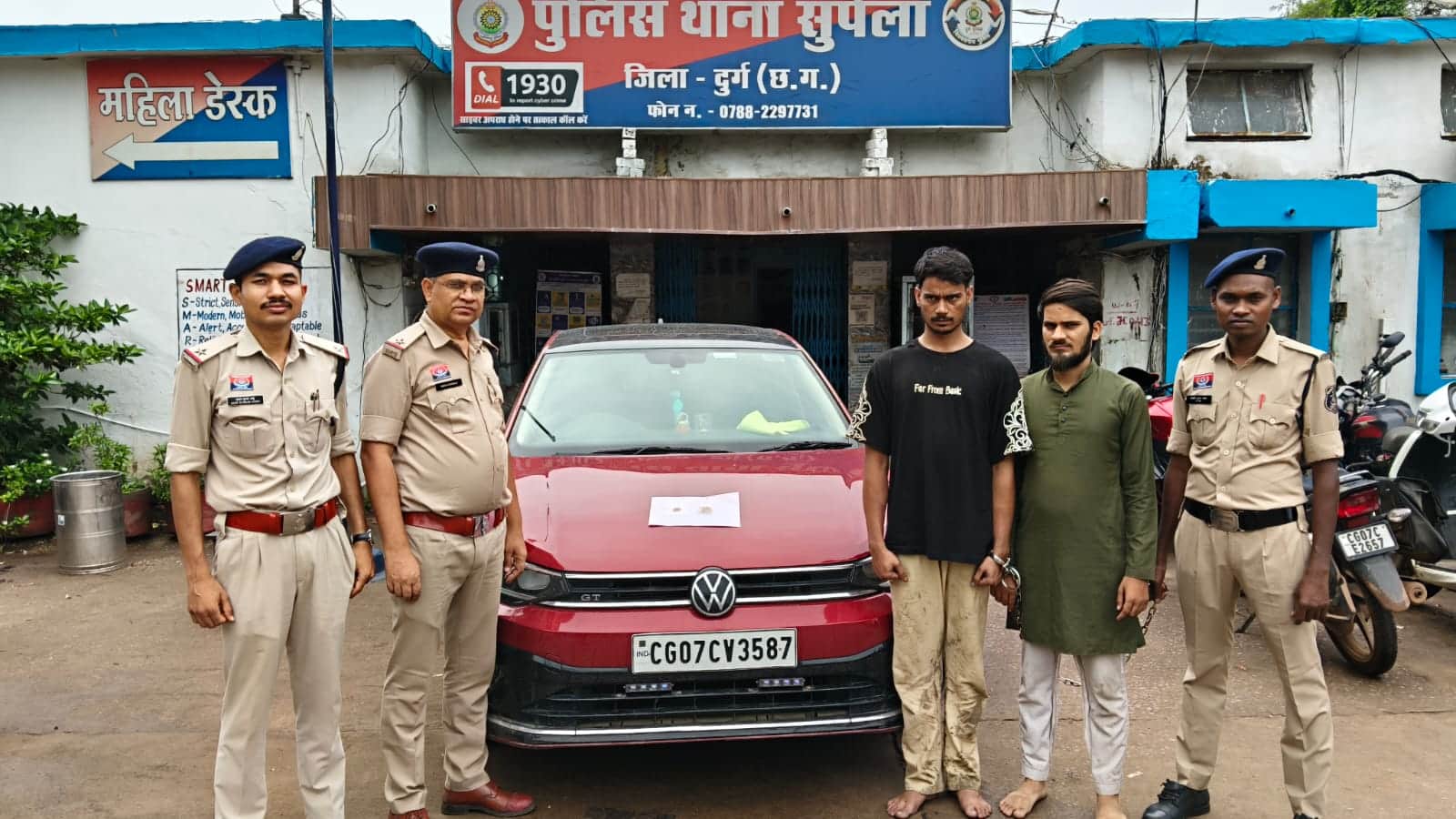 मादक पदार्थ सप्लाई करने वाले दो आरोपियों को पुलिस ने किया गिरफ्तार।