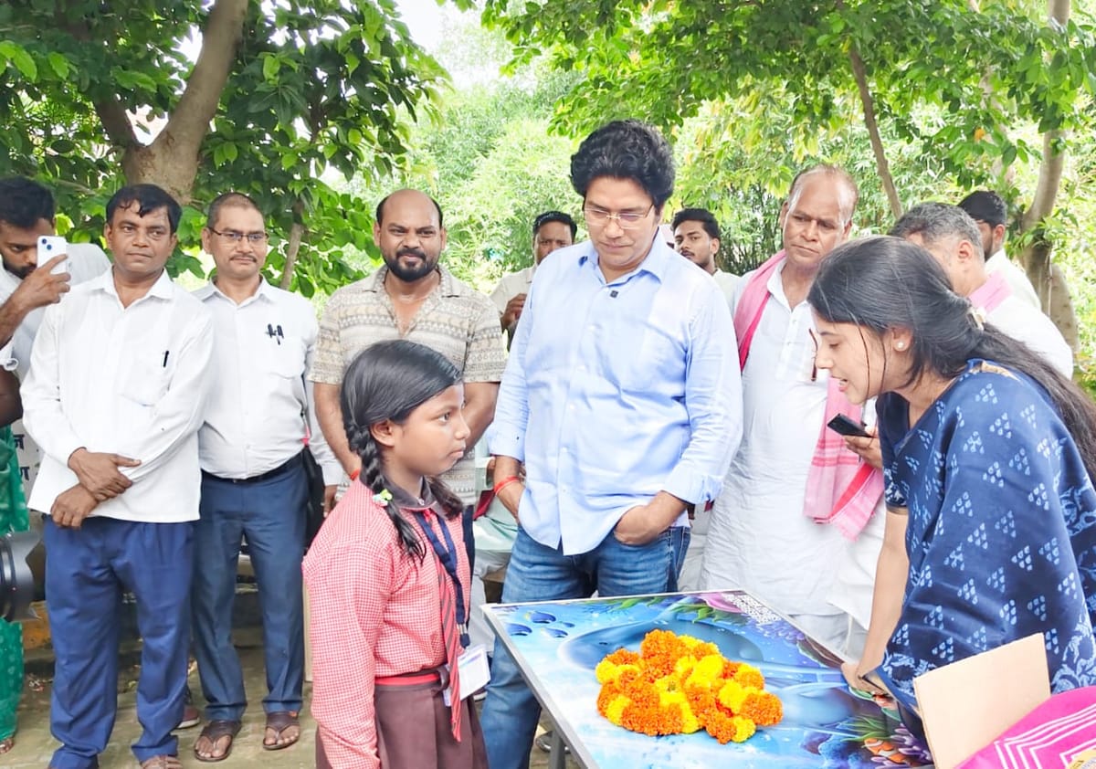 संविधान हमें सुरक्षा के साथ अधिकार भी देता है : प्रिया सरोज