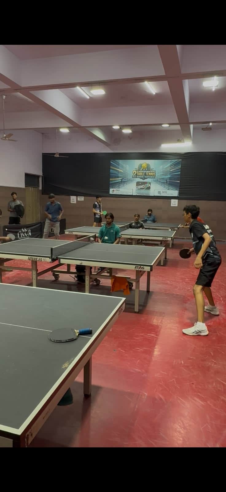 Clash at the table: 24 players secure semi-final spots.