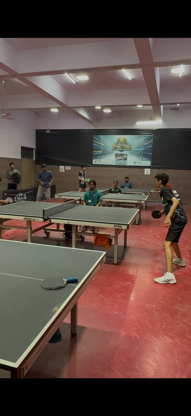 Clash at the table: 24 players secure semi-final spots.