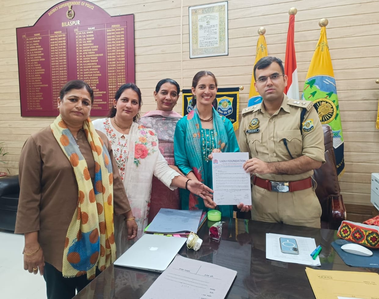 Demand raised for round-the-clock police deployment at the Mandi-Bharari four-lane bridge junction.