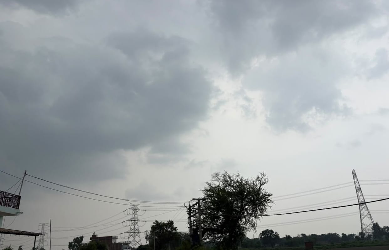 Humidity adds to discomfort after rain; mercury rises by two degrees