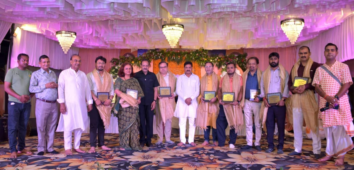 10 eminent personalities honored at the Shri Madhav Temple's annual festival.