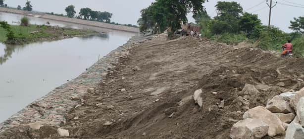 Incomplete embankment raises concerns; projects worth 19 crore stalled at Amvakhas dam.