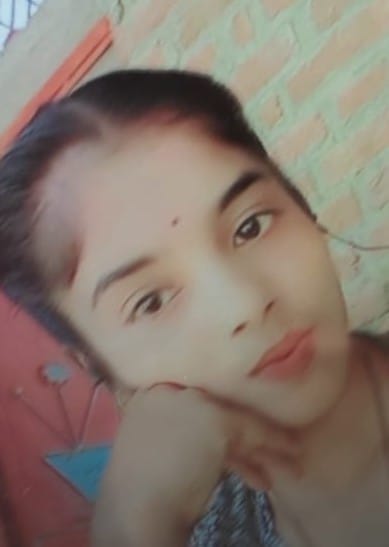 फोटो - 02 मृतक साक्षी की फाइल फोटो।