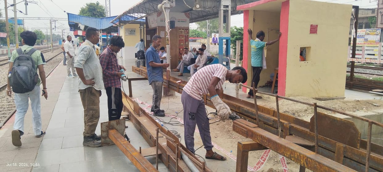 Construction of the lift has begun on platform number 3 of Phaphund station.