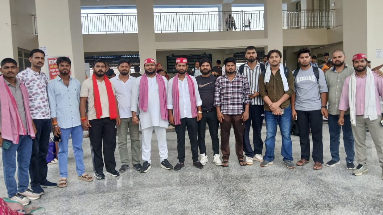 SP Student Wing activists detained at the station.