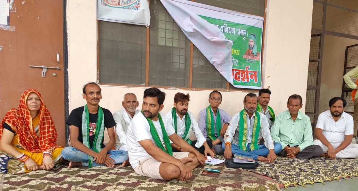 Corruption allegations against the municipality; sit-in protest continues.