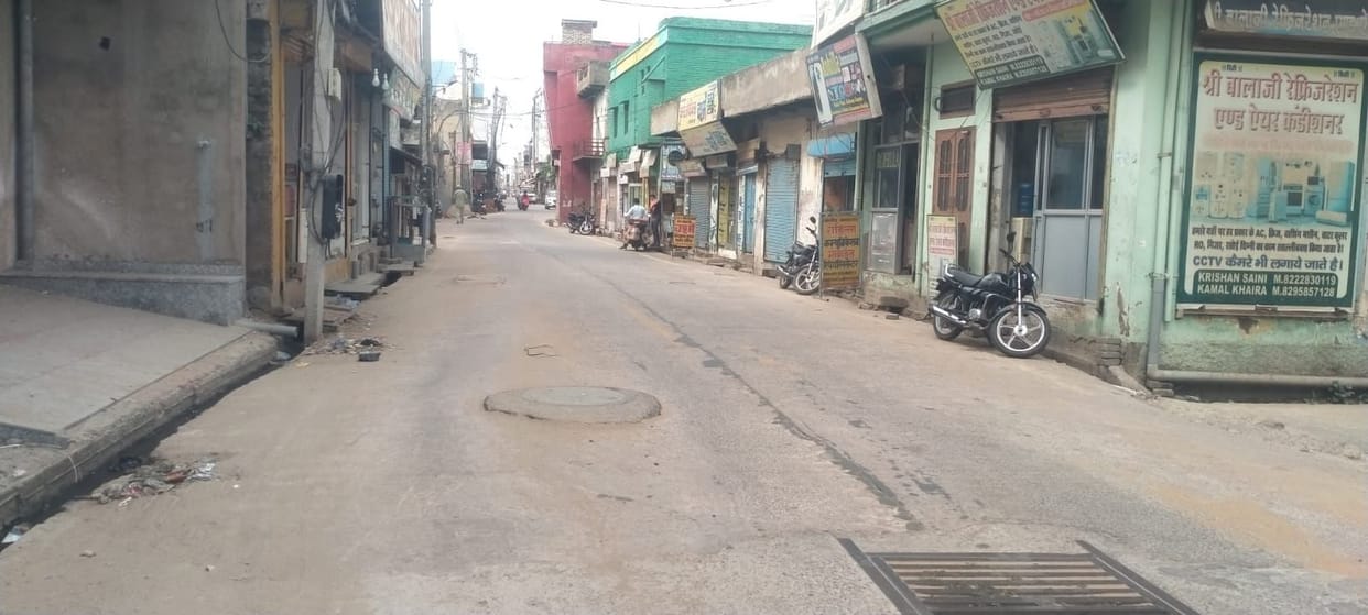 Speeding continues unchecked; demand for speed breakers at 11 Hatta Bazaar.