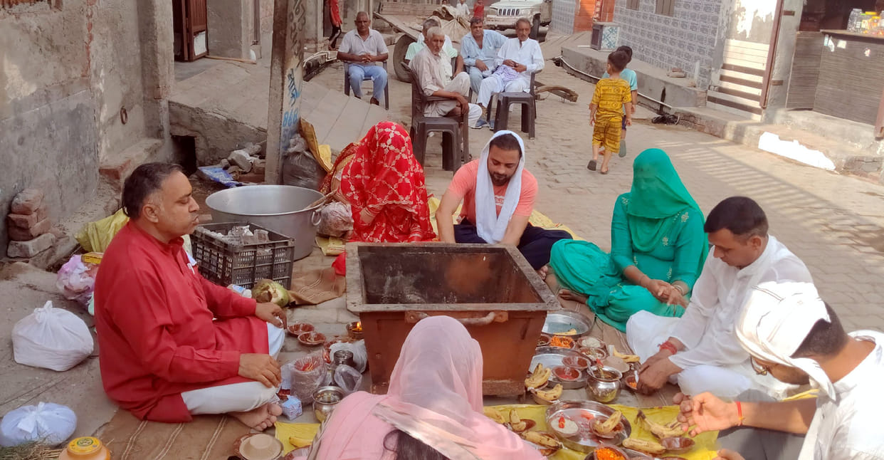 A Havan-Yajna and Bhandara were organized in Shimla village.
