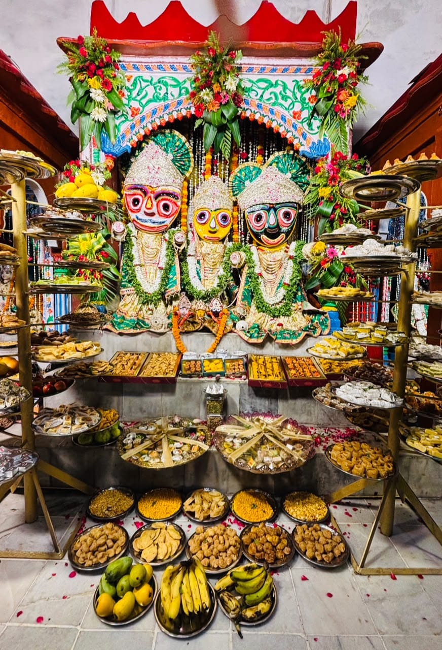 जगन्नाथ जी को लगाया गया 56 भोग। संवाद