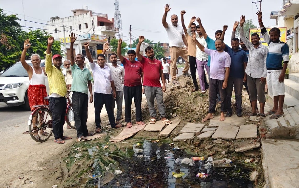 Anger erupted over the poor drainage in Bardah market