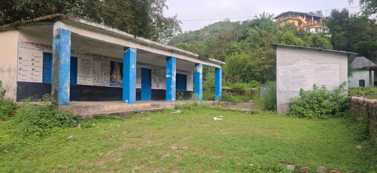 School building, closed for six years, is falling into disrepair.