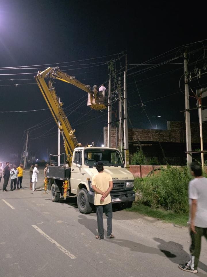 Unscheduled power cuts have robbed city residents of their sleep.