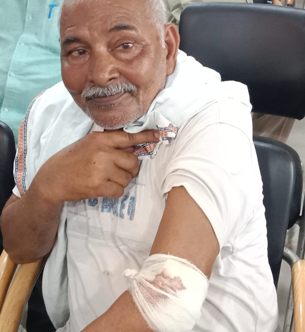 A girl and two women injured in monkey bites.
