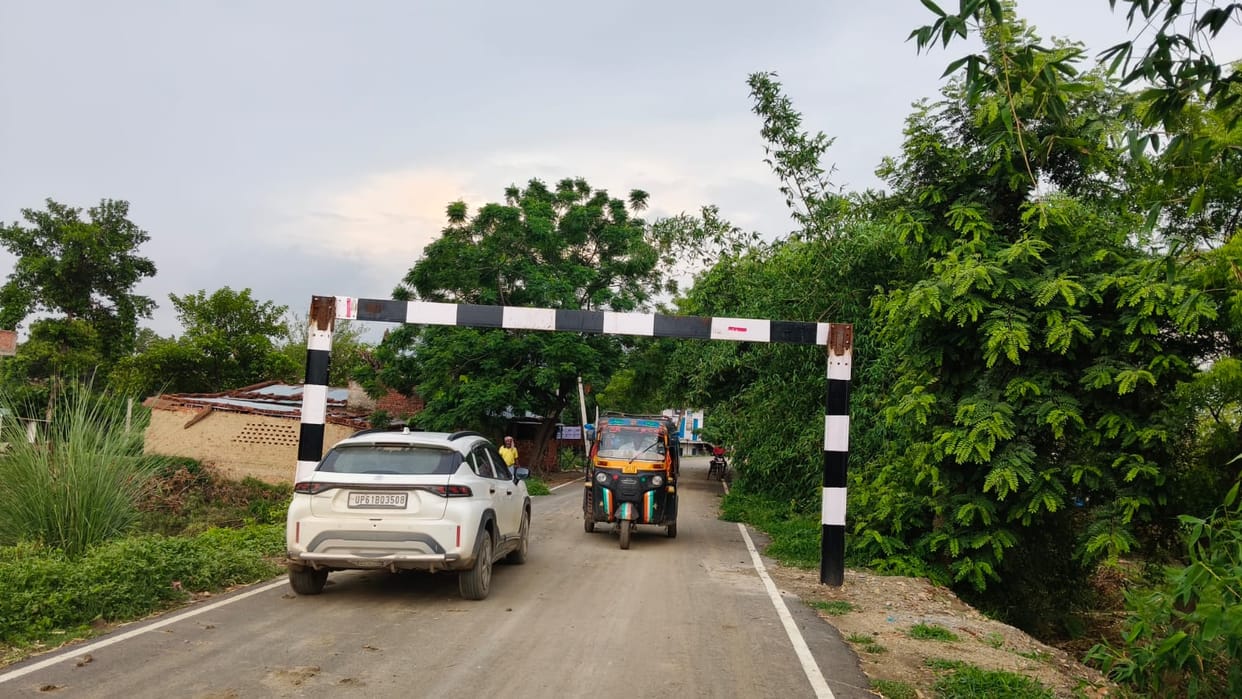 The route was secured by installing a height-gauge barrier.