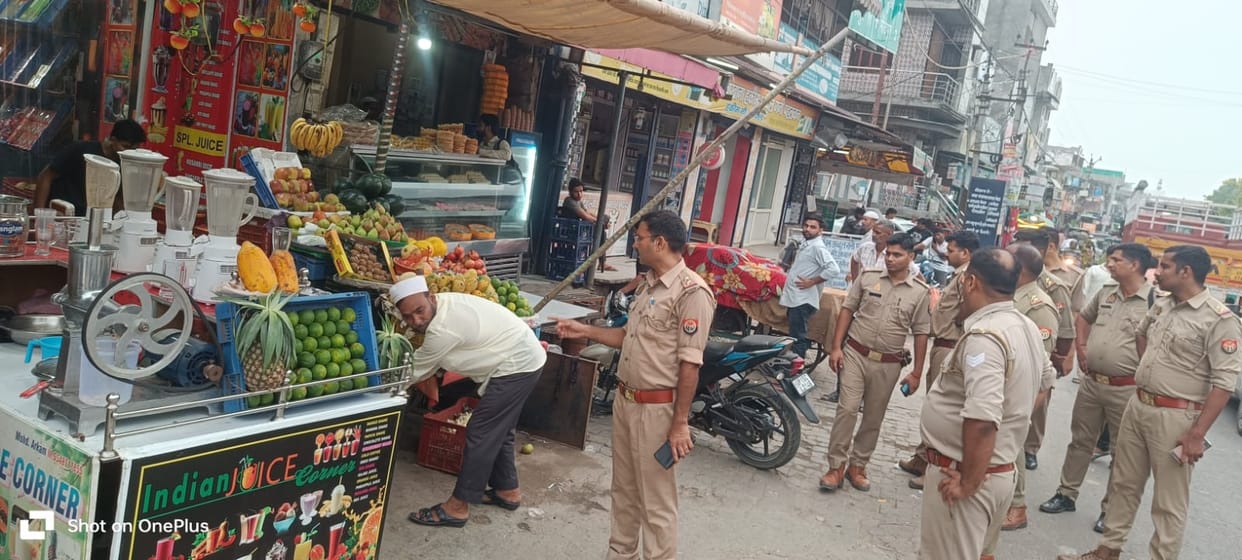 Vehicles parked along the roadside in Lawar were removed.