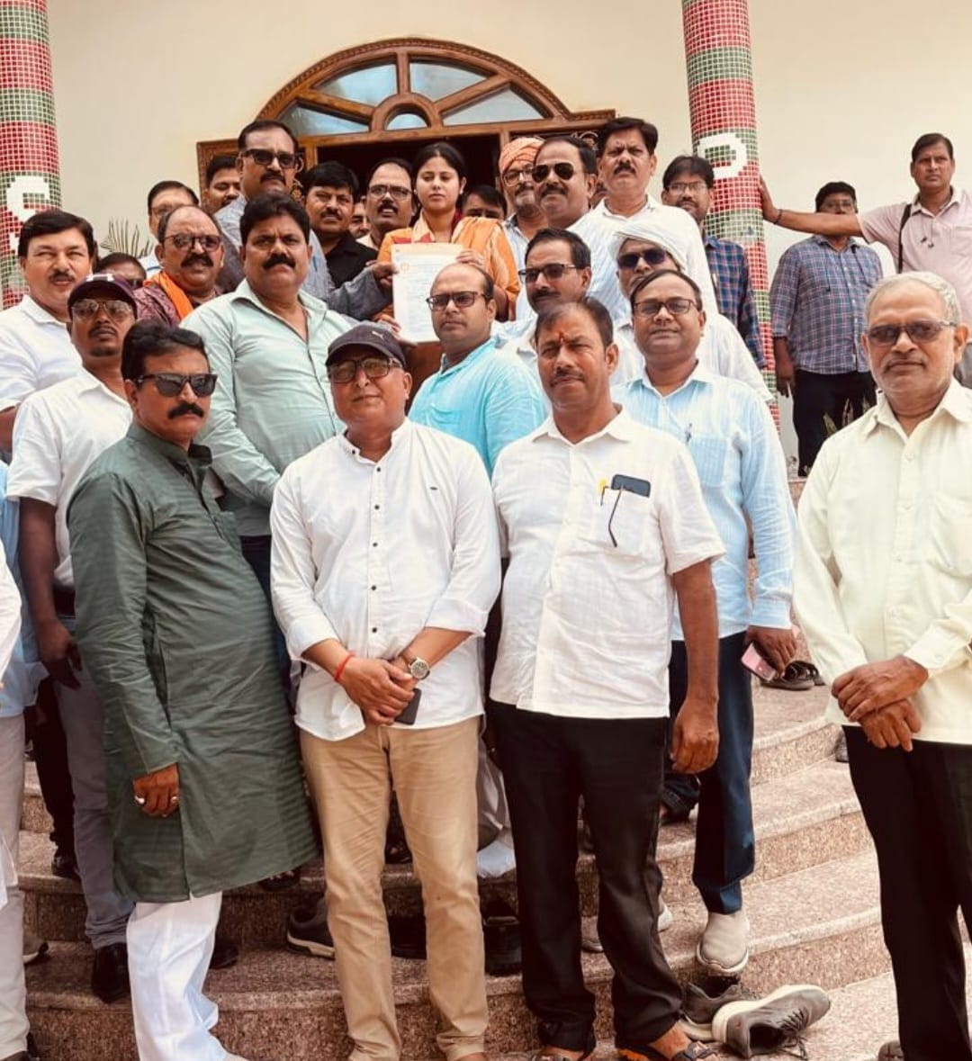 Demand to exempt serving teachers from TET; memorandum submitted to MP.