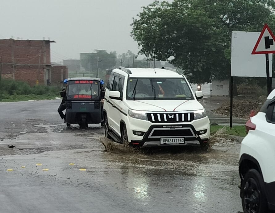 Potholes could not be filled; Kanwariyas will have to traverse bumpy, uneven roads.