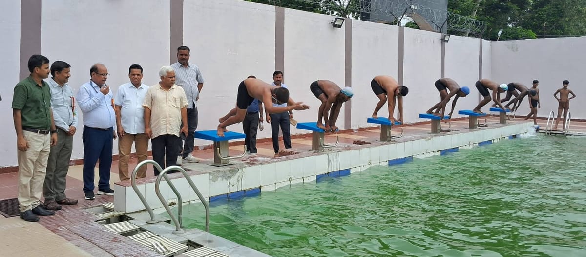 Sultanpur News: प्रतियोगिता में मेजबान और अयोध्या के तैराकों का दबदबा