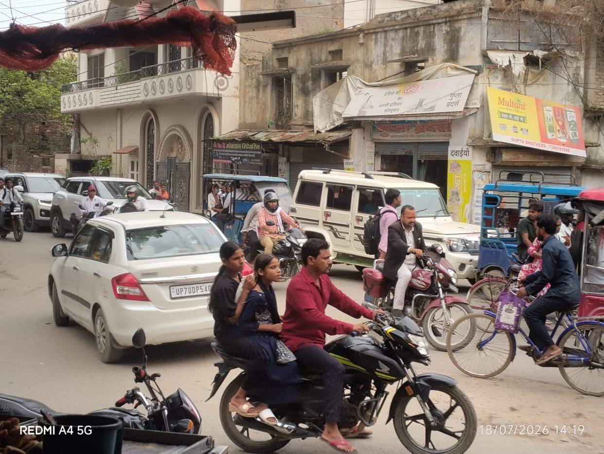Oppressive humidity caused discomfort throughout the day; evening drizzle brought relief.