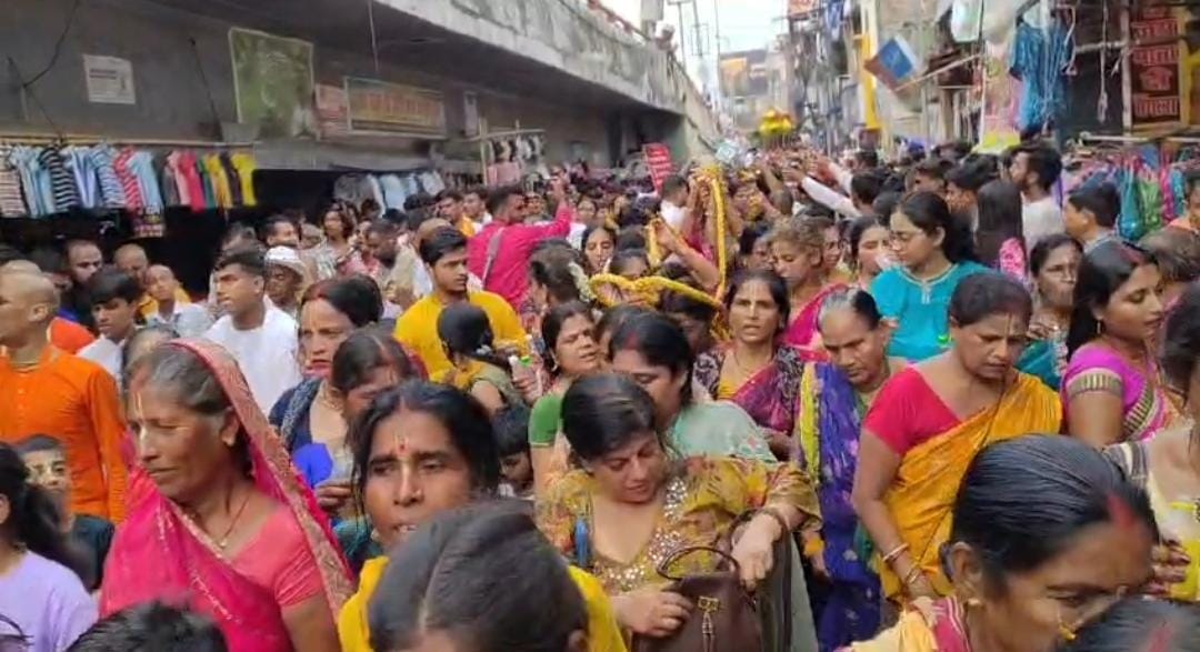 Muzaffarpur Bihar news :grand rath yaatra featuring the deity riding a chariot brought from kolkata today
