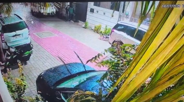 Jewellery worth 18 lakh rupees stolen from railway engineer's house