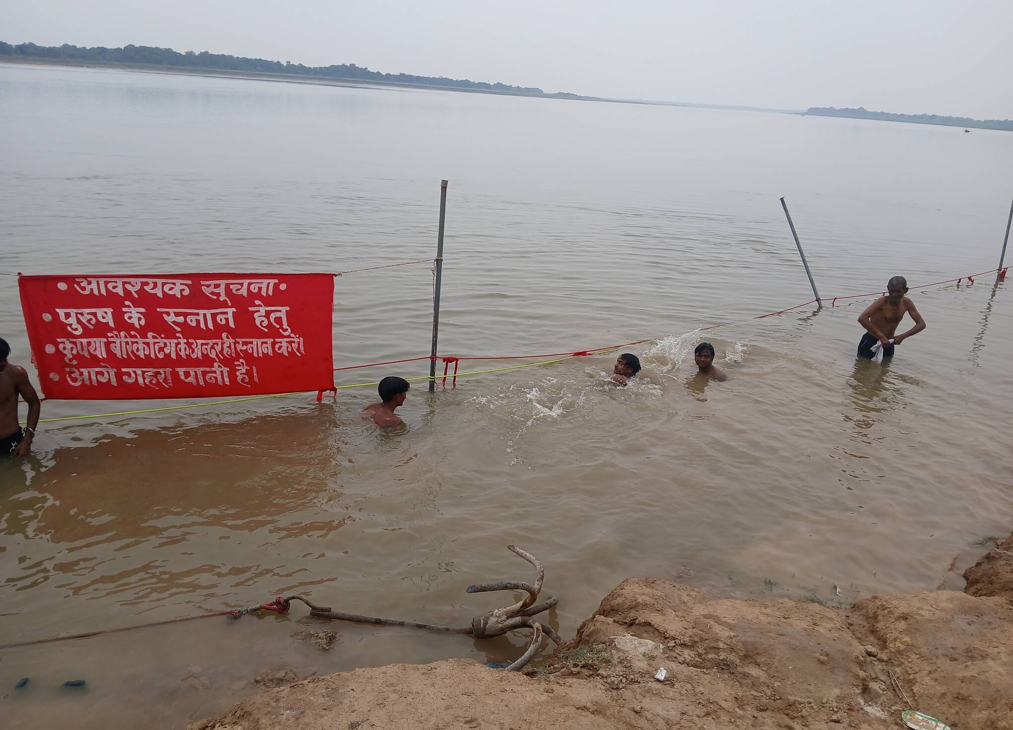 सीतामढ़ी घाट की ओर बढ़ रहा गंगा का पानी। संवाद