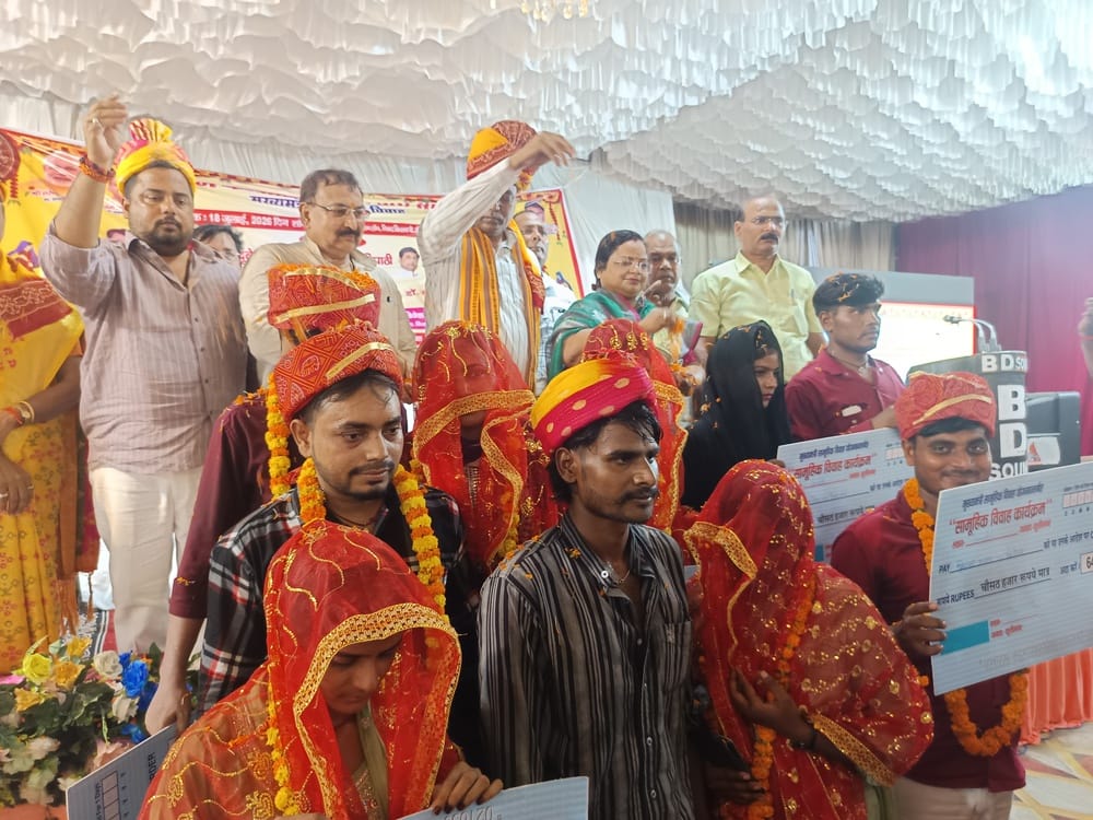 Kushinagar News: सामूहिक विवाह में 150 जोड़े बने हमसफर